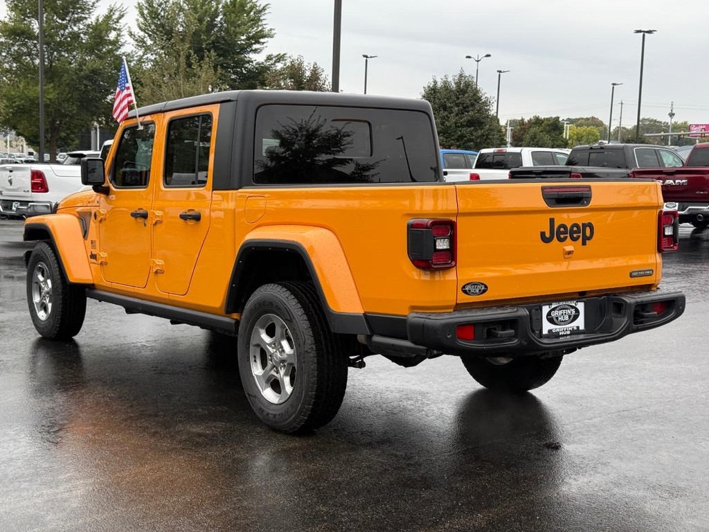 Jeep Gladiator Vehicle Full-screen Gallery Image 06