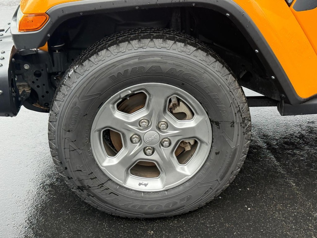 Jeep Gladiator Vehicle Full-screen Gallery Image 08