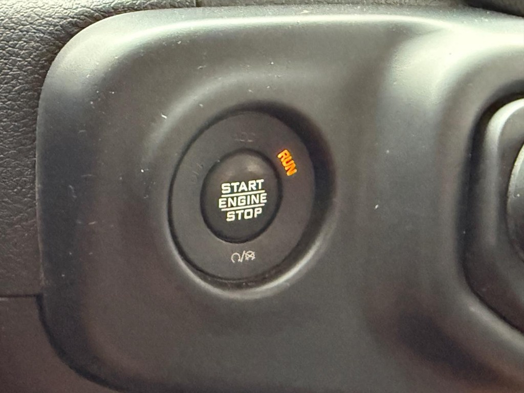 Jeep Gladiator Vehicle Full-screen Gallery Image 17