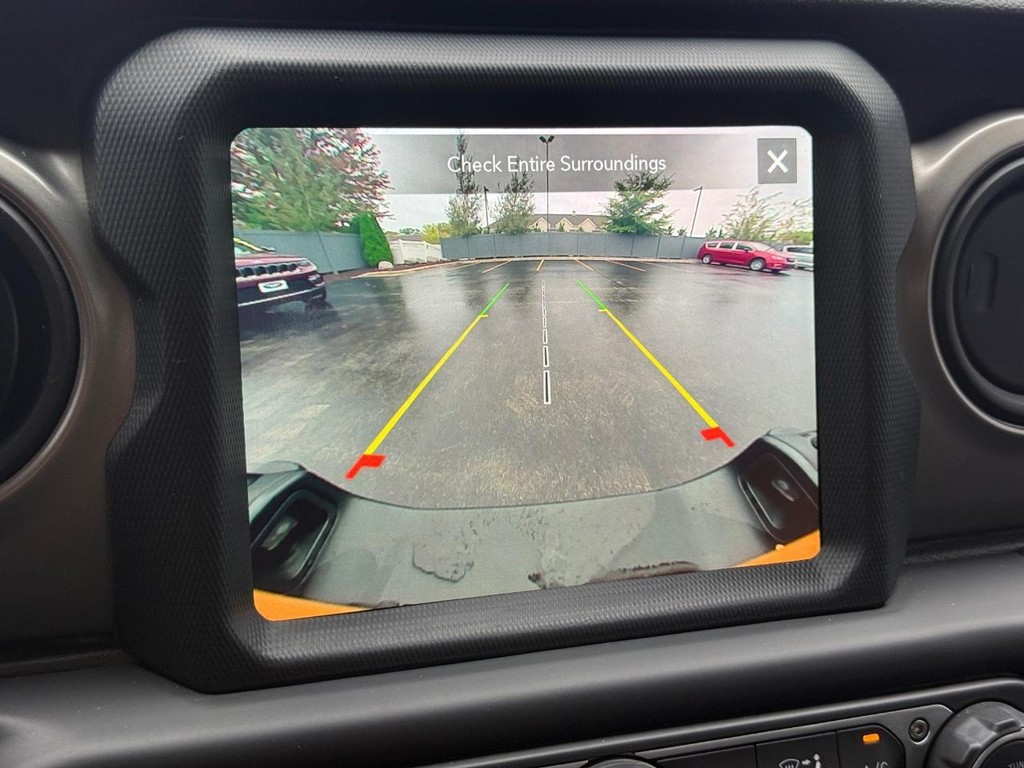 Jeep Gladiator Vehicle Full-screen Gallery Image 20