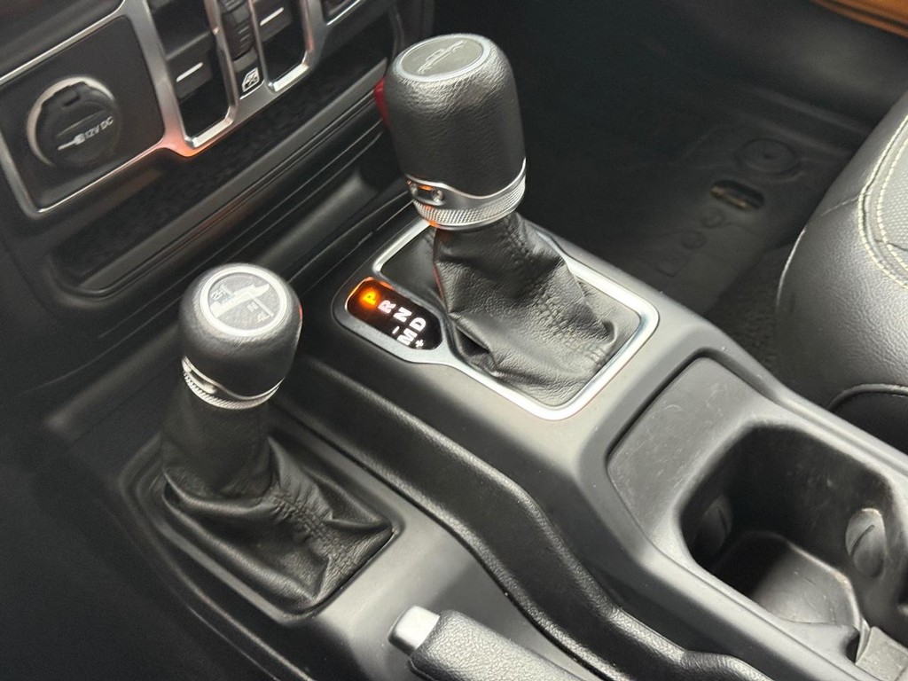 Jeep Gladiator Vehicle Full-screen Gallery Image 22