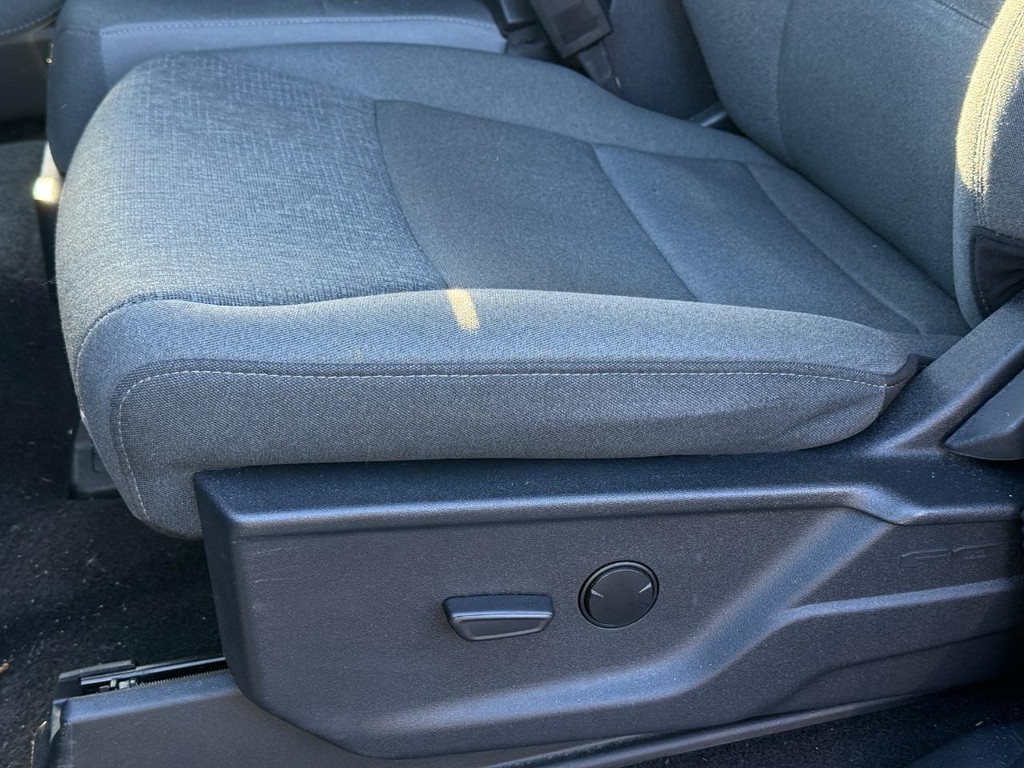 Ford F-150 Vehicle Full-screen Gallery Image 26