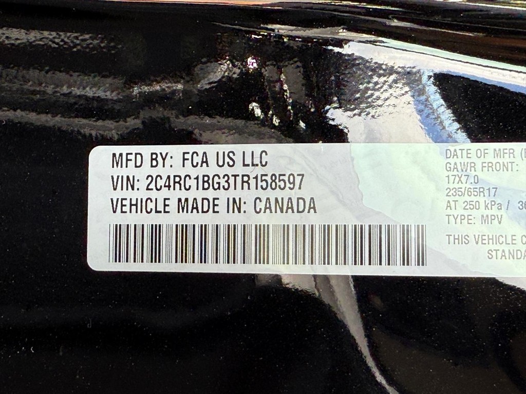 Chrysler Pacifica Vehicle Full-screen Gallery Image 22