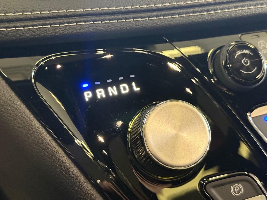 Chrysler Pacifica Vehicle Full-screen Gallery Image 22