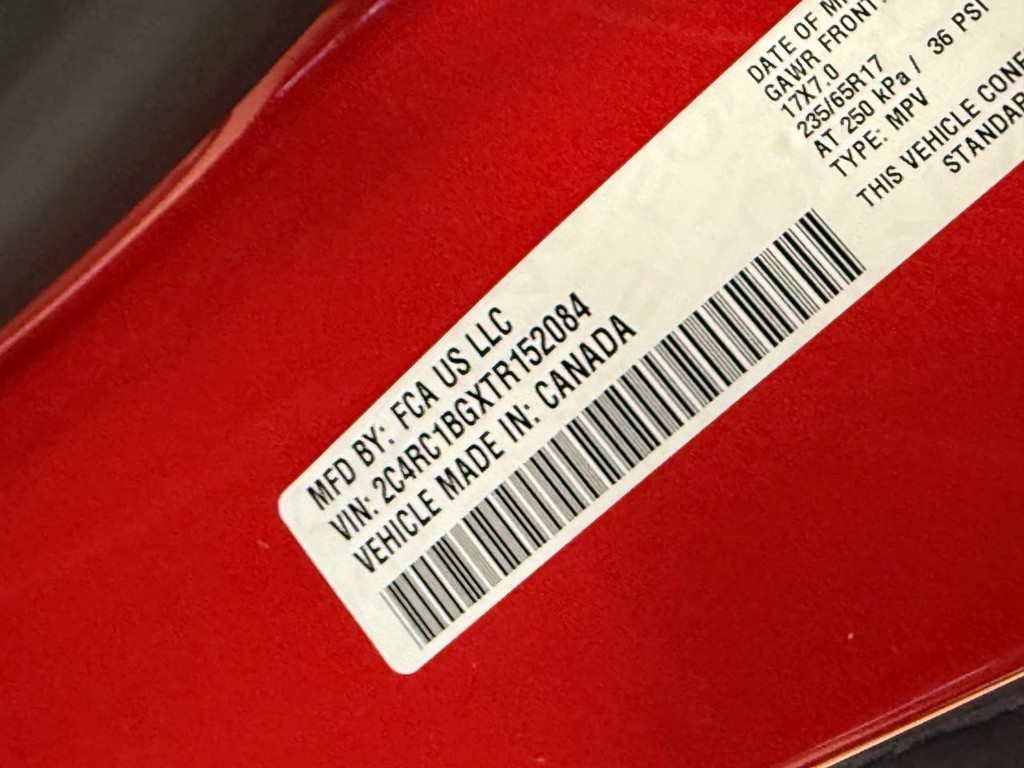 Chrysler Pacifica Vehicle Full-screen Gallery Image 27