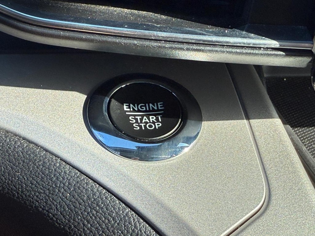 Ford Explorer Vehicle Full-screen Gallery Image 17