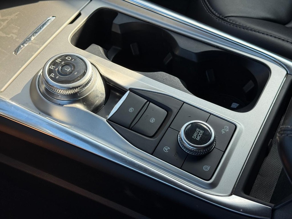 Ford Explorer Vehicle Full-screen Gallery Image 21