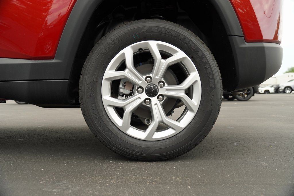 Jeep Compass Vehicle Full-screen Gallery Image 07