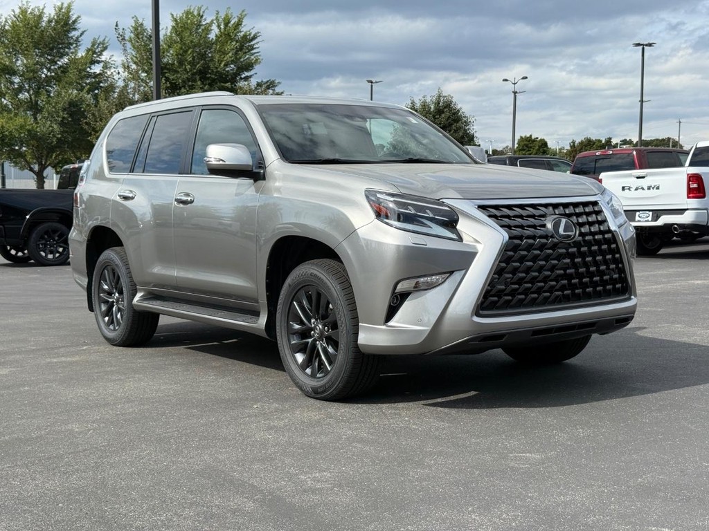 Lexus GX Vehicle Full-screen Gallery Image 02
