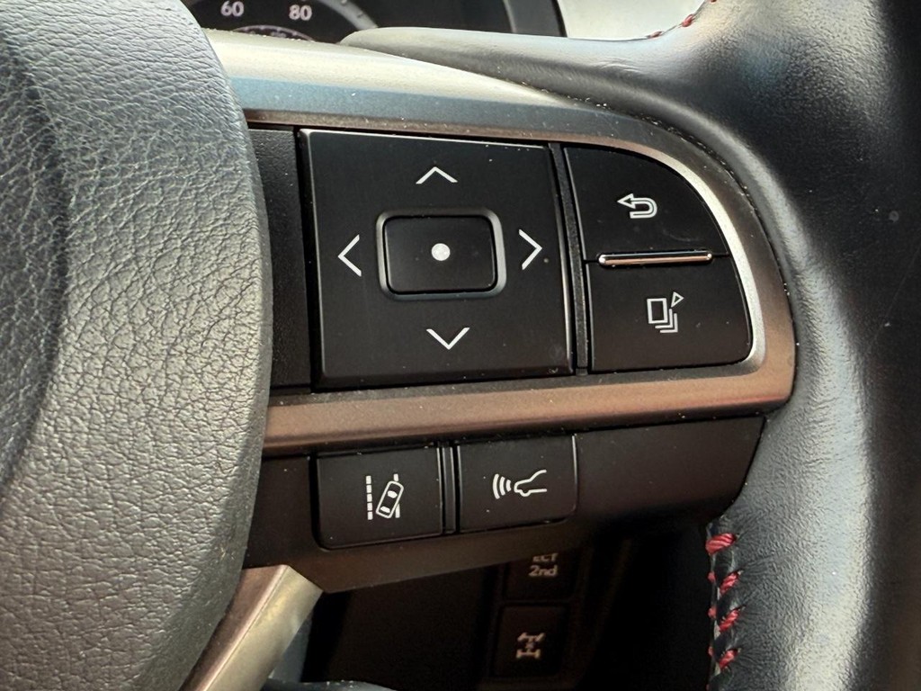 Lexus GX Vehicle Full-screen Gallery Image 18