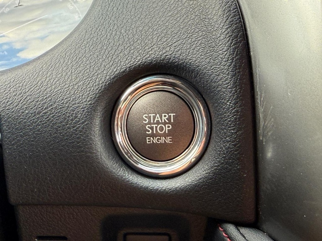 Lexus GX Vehicle Full-screen Gallery Image 19