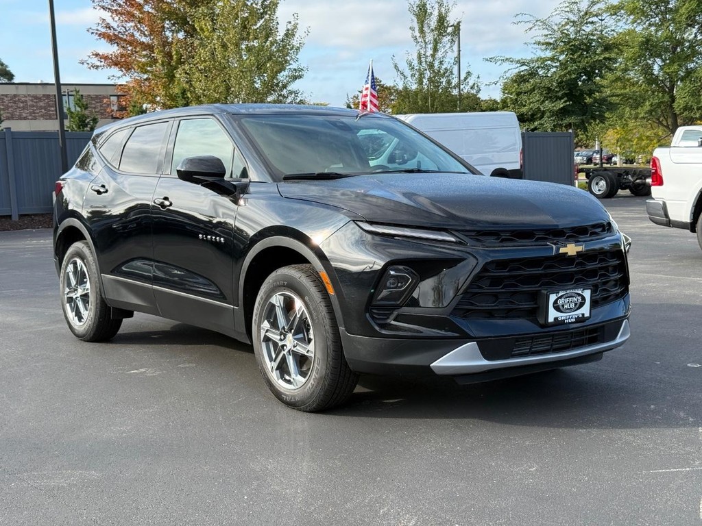 Chevrolet Blazer Vehicle Full-screen Gallery Image 02