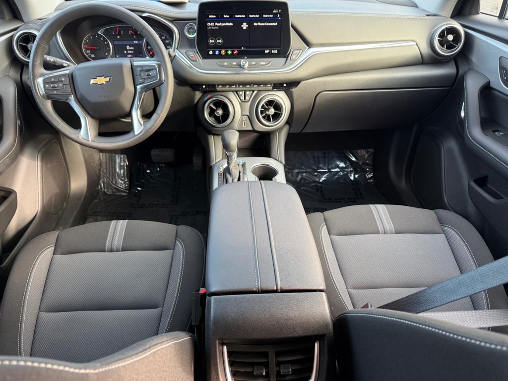 Chevrolet Blazer Vehicle Full-screen Gallery Image 12