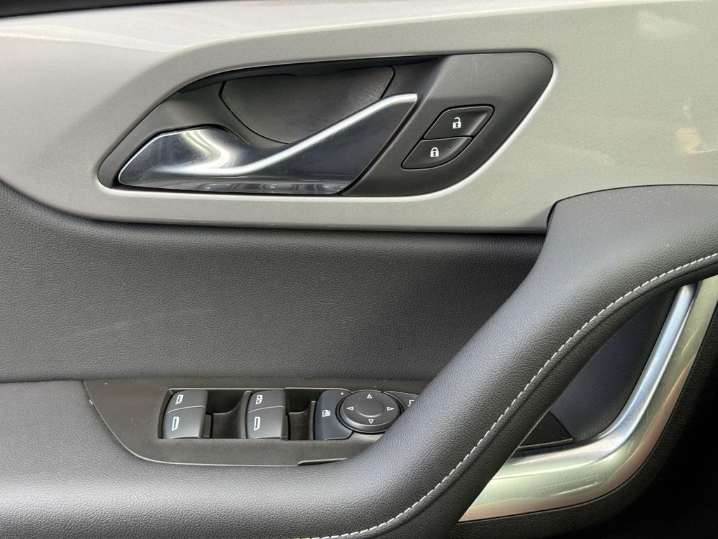 Chevrolet Blazer Vehicle Full-screen Gallery Image 24