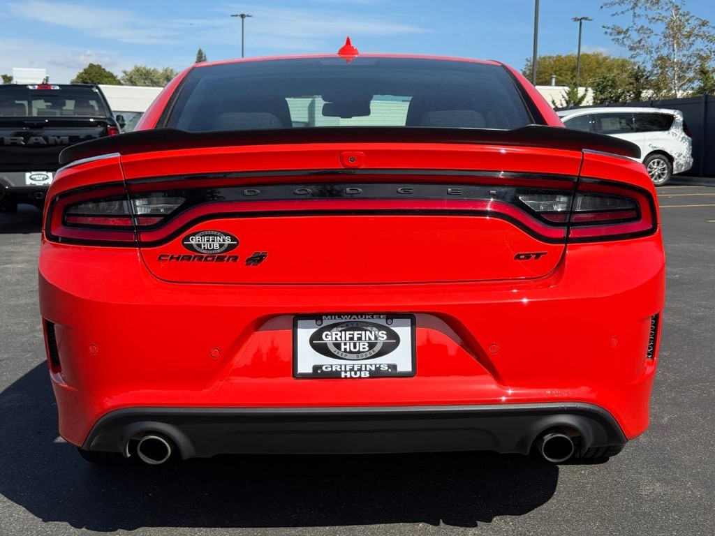 Dodge Charger Vehicle Full-screen Gallery Image 05