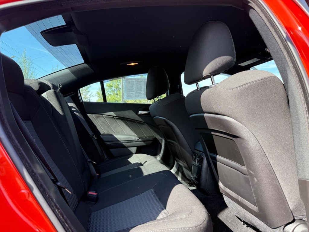 Dodge Charger Vehicle Full-screen Gallery Image 11