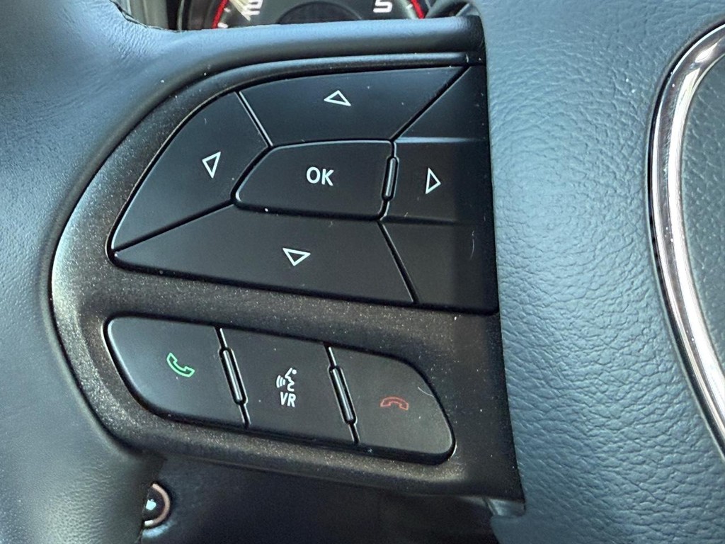 Dodge Charger Vehicle Full-screen Gallery Image 14