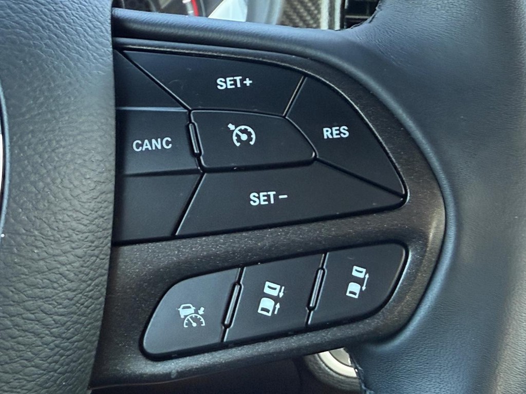 Dodge Charger Vehicle Full-screen Gallery Image 15