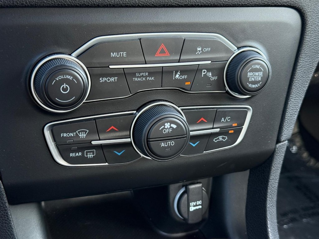 Dodge Charger Vehicle Full-screen Gallery Image 20