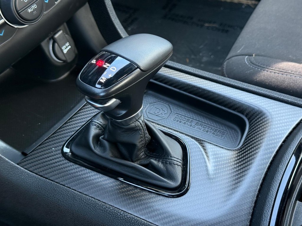 Dodge Charger Vehicle Full-screen Gallery Image 21