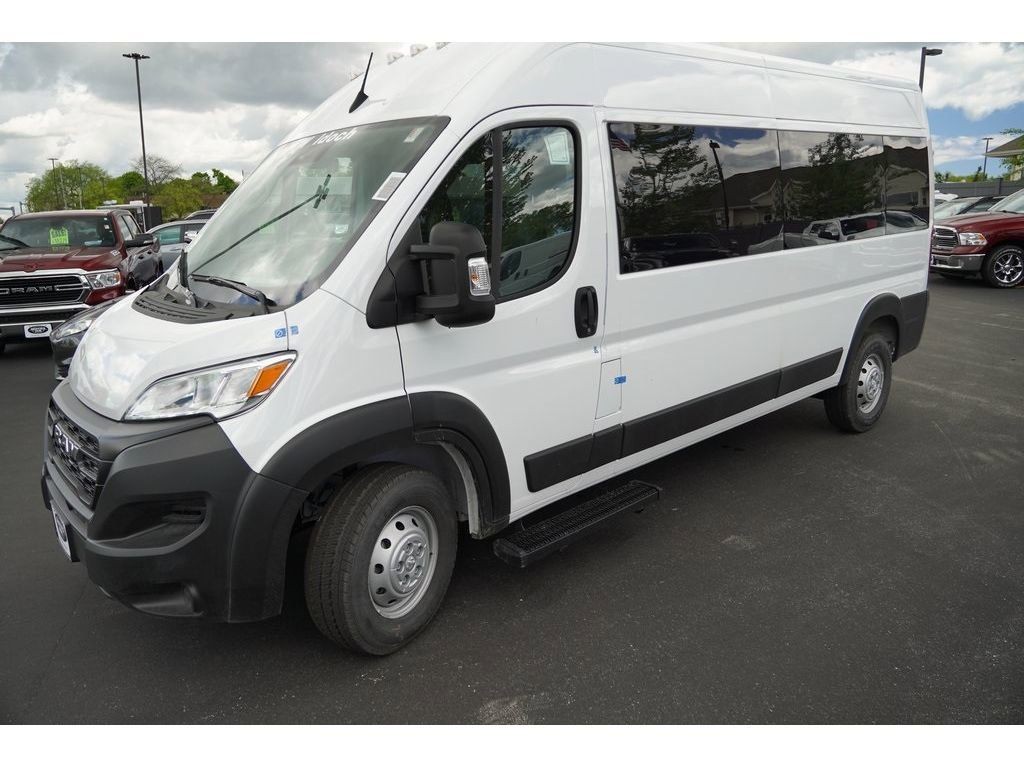 Ram ProMaster Window Van Vehicle Full-screen Gallery Image 02