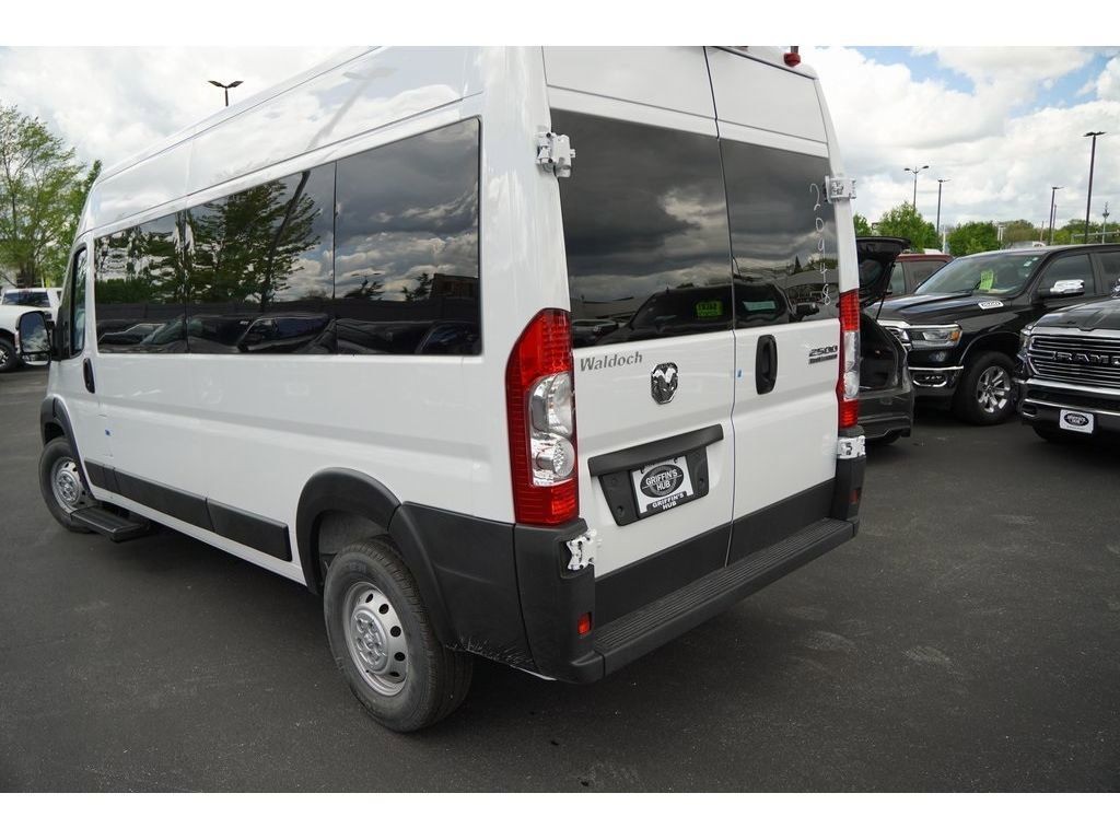 Ram ProMaster Window Van Vehicle Full-screen Gallery Image 03