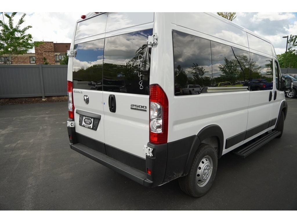 Ram ProMaster Window Van Vehicle Full-screen Gallery Image 04