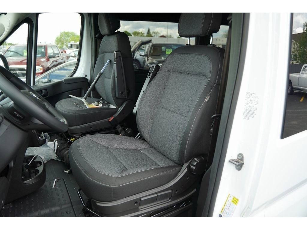 Ram ProMaster Window Van Vehicle Full-screen Gallery Image 08