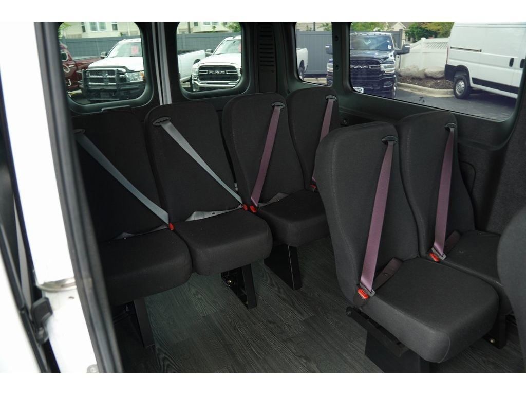 Ram ProMaster Window Van Vehicle Full-screen Gallery Image 10