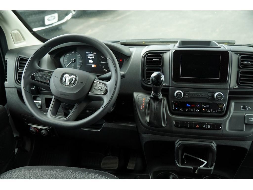 Ram ProMaster Window Van Vehicle Full-screen Gallery Image 11