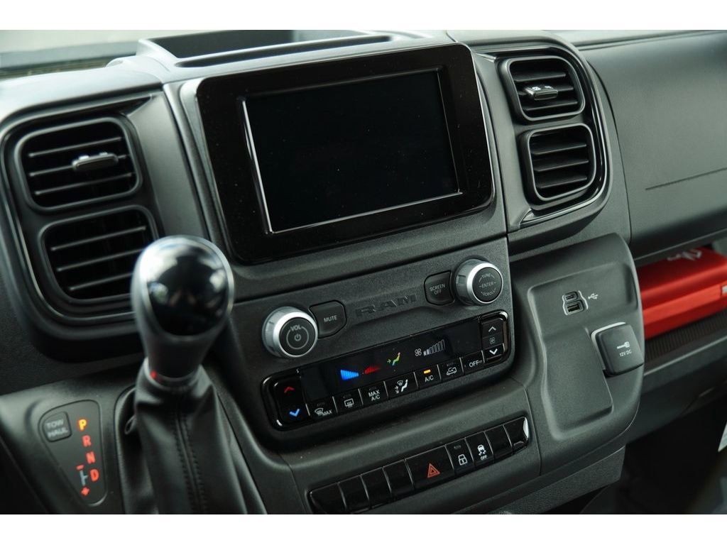 Ram ProMaster Window Van Vehicle Full-screen Gallery Image 15