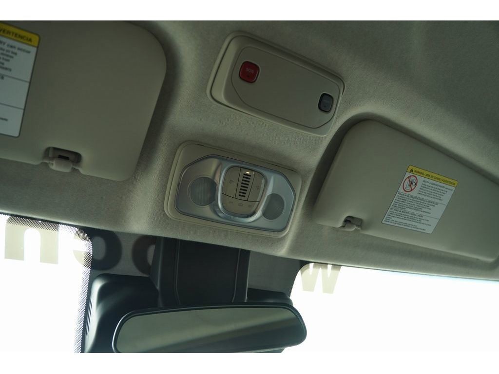 Ram ProMaster Window Van Vehicle Full-screen Gallery Image 17
