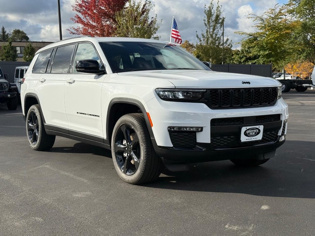 Jeep Grand Cherokee L Vehicle Full-screen Gallery Image 12