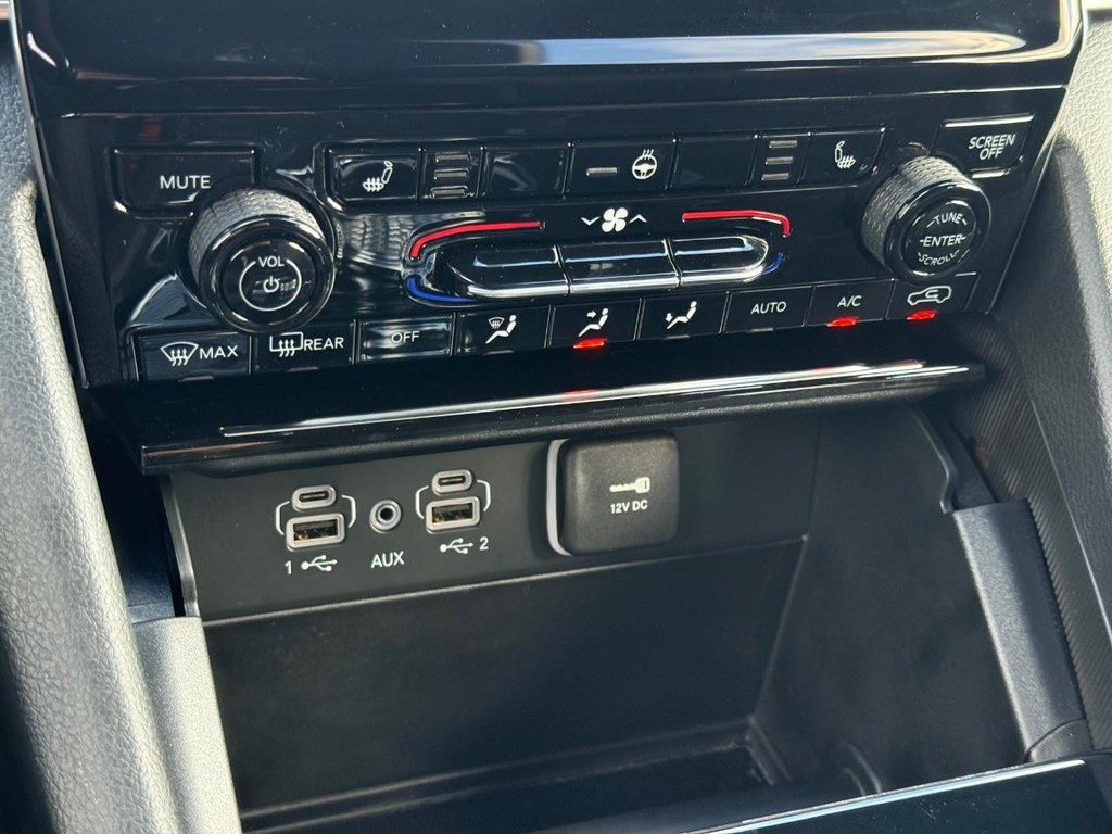 Jeep Grand Cherokee L Vehicle Full-screen Gallery Image 33