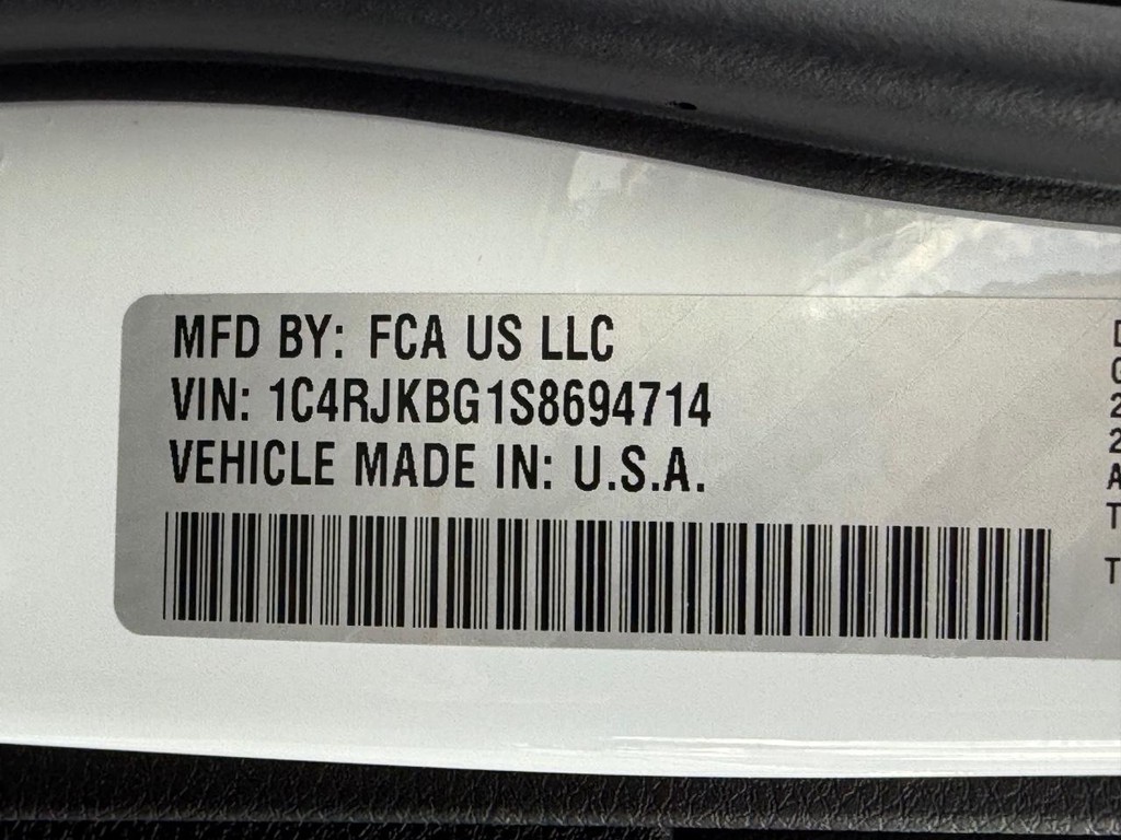 Jeep Grand Cherokee L Vehicle Full-screen Gallery Image 41