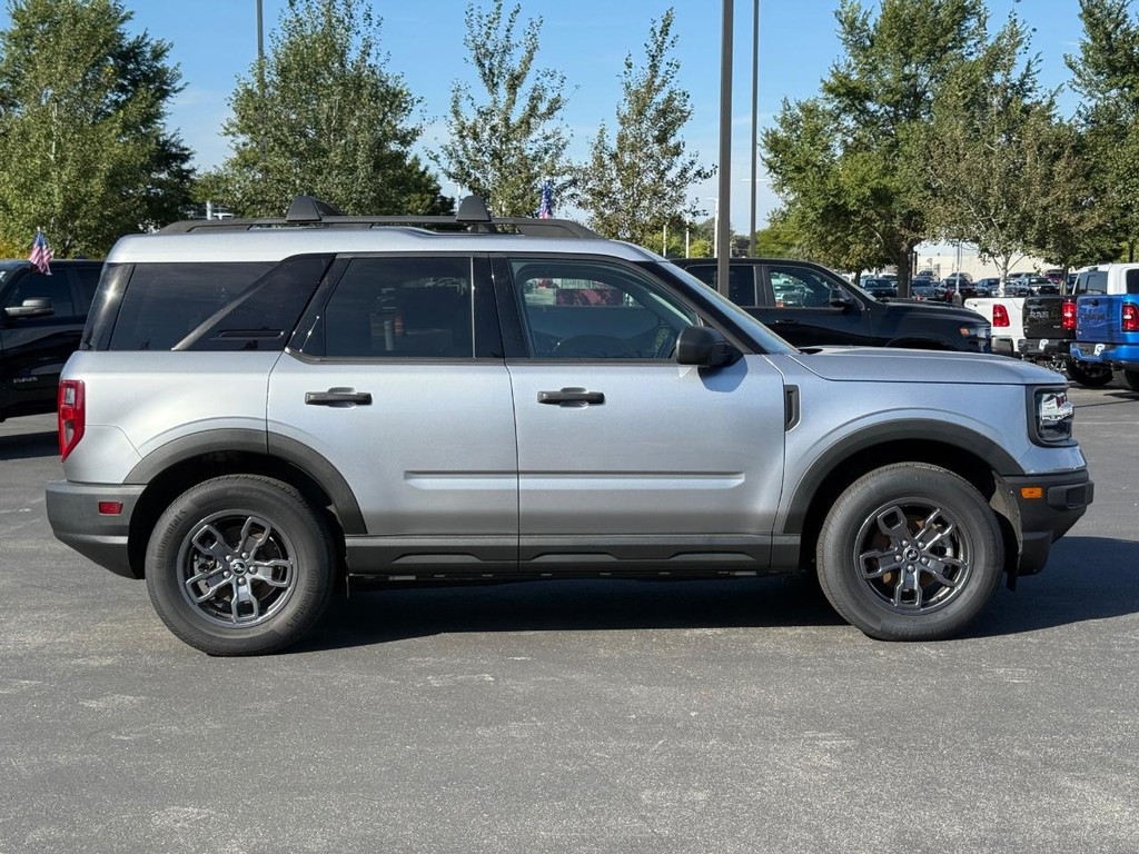 Ford Bronco Sport Vehicle Full-screen Gallery Image 03