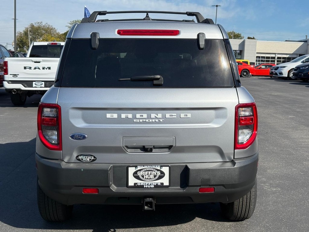 Ford Bronco Sport Vehicle Full-screen Gallery Image 05