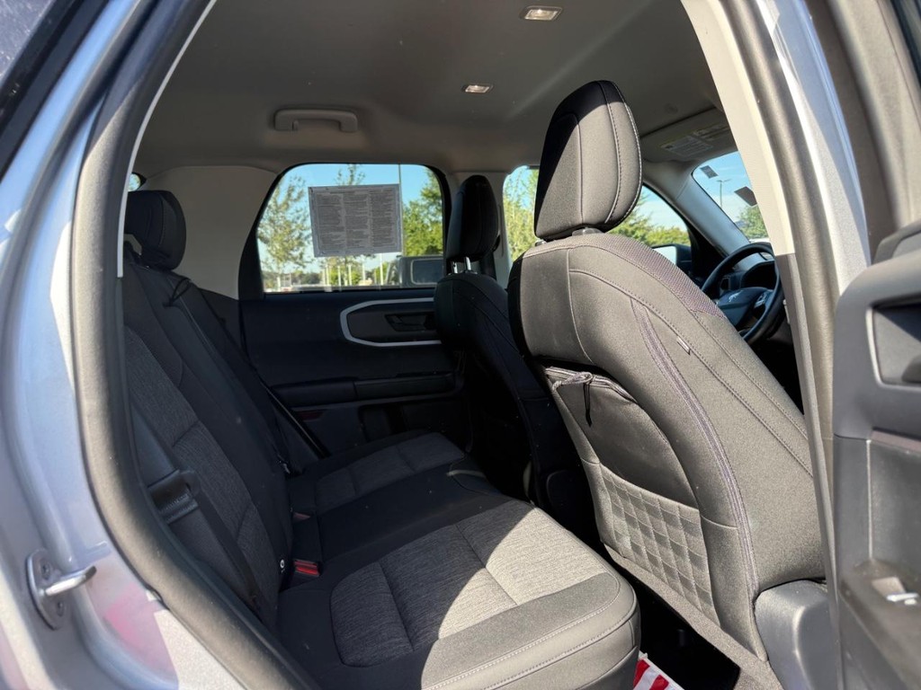 Ford Bronco Sport Vehicle Full-screen Gallery Image 11