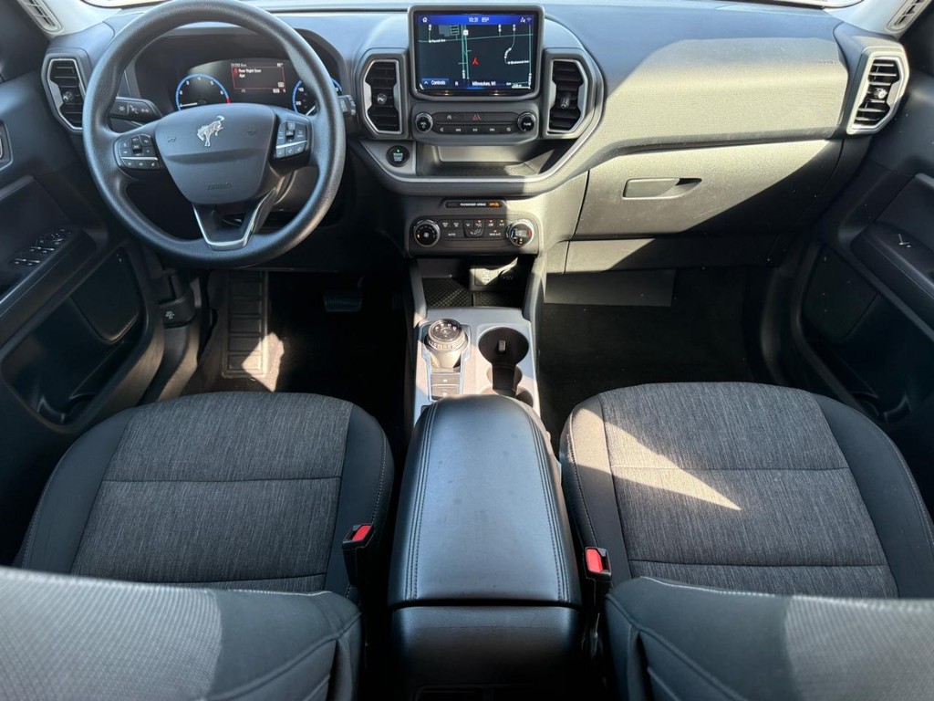 Ford Bronco Sport Vehicle Full-screen Gallery Image 12