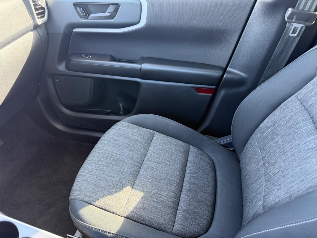 Ford Bronco Sport Vehicle Full-screen Gallery Image 21