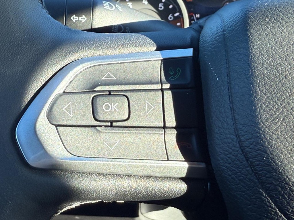 Jeep Compass Vehicle Full-screen Gallery Image 14