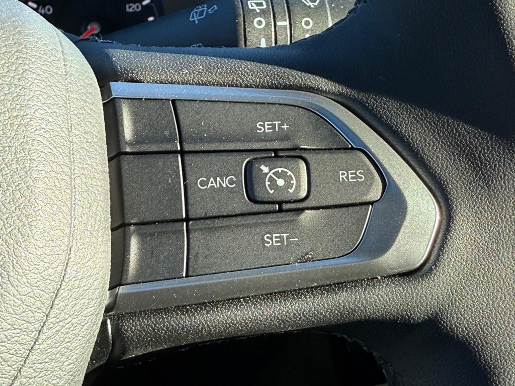 Jeep Compass Vehicle Full-screen Gallery Image 15