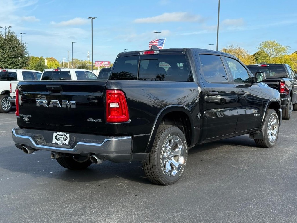 Ram 1500 Vehicle Full-screen Gallery Image 04