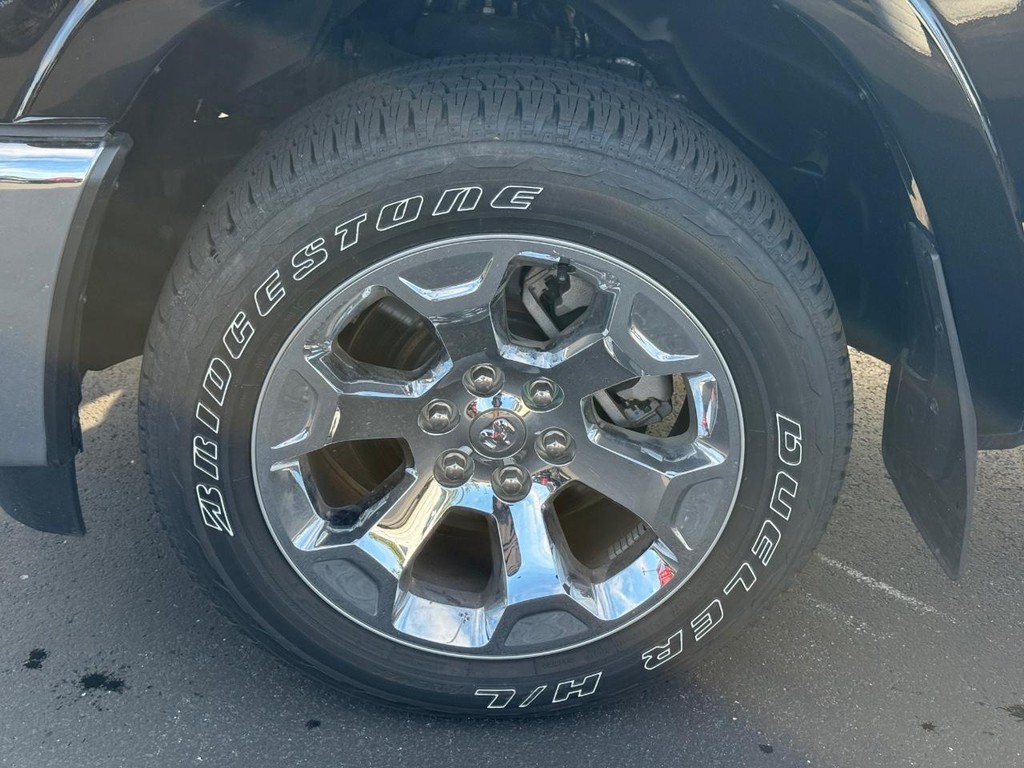 Ram 1500 Vehicle Full-screen Gallery Image 09