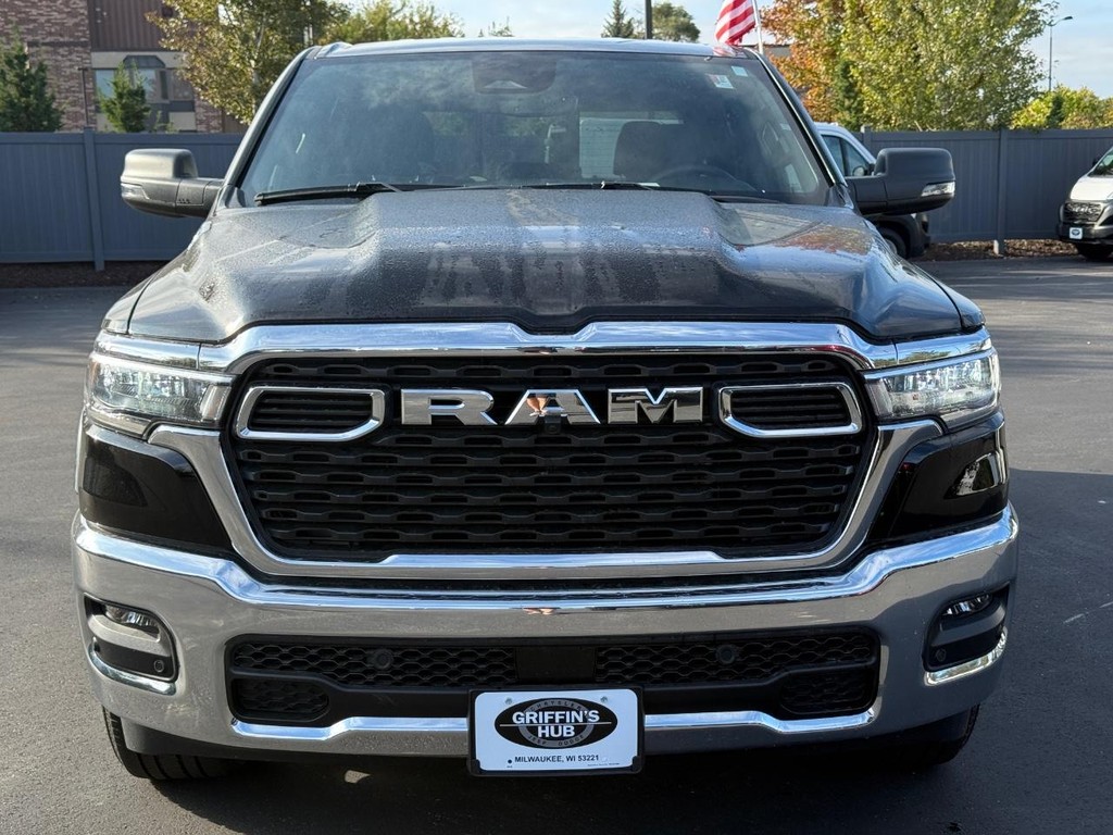 Ram 1500 Vehicle Full-screen Gallery Image 11