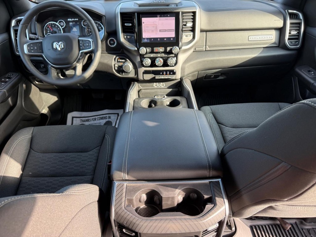 Ram 1500 Vehicle Full-screen Gallery Image 13