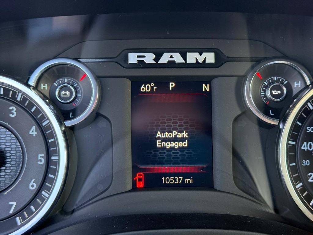 Ram 1500 Vehicle Full-screen Gallery Image 23