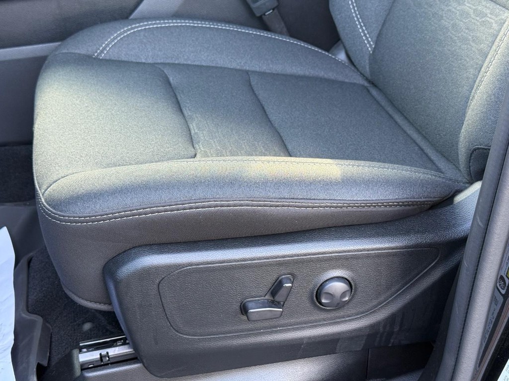 Ram 1500 Vehicle Full-screen Gallery Image 26