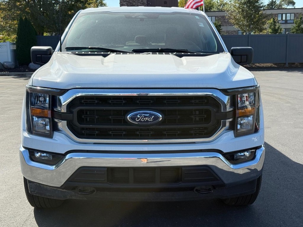 Ford F-150 Vehicle Full-screen Gallery Image 11
