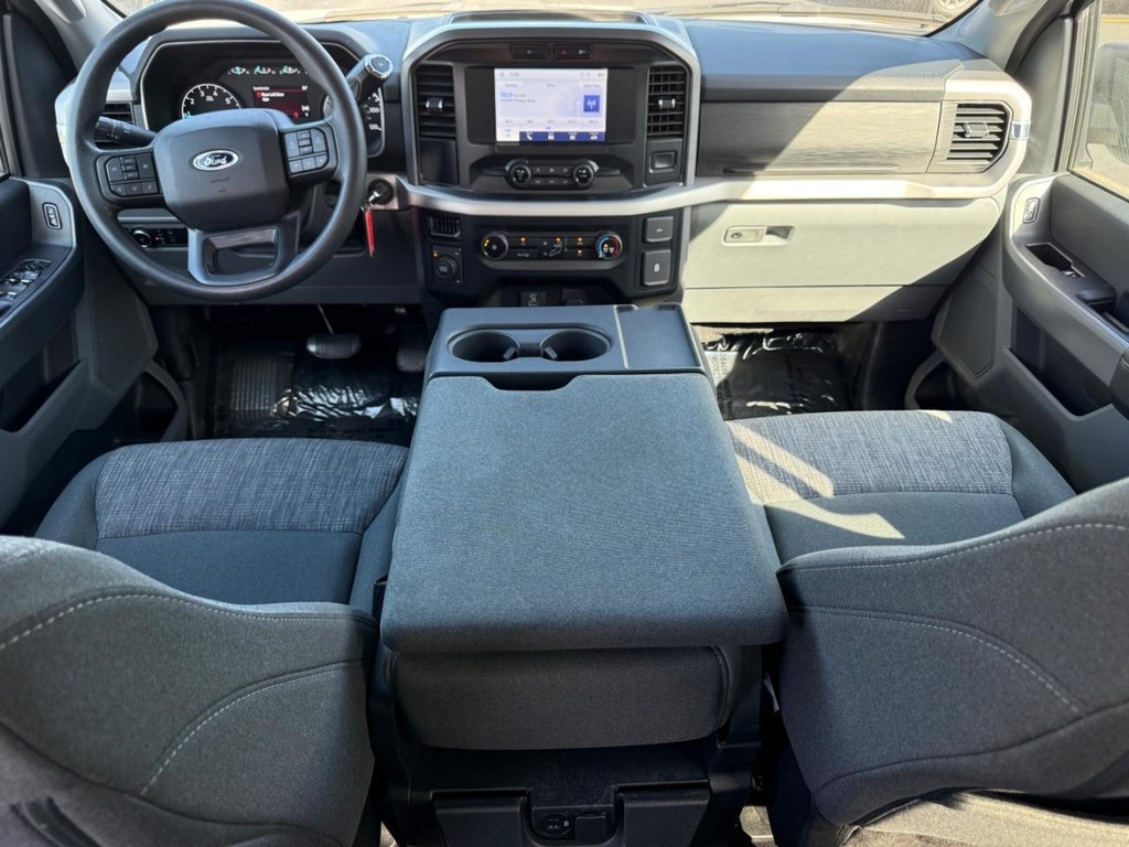 Ford F-150 Vehicle Full-screen Gallery Image 13